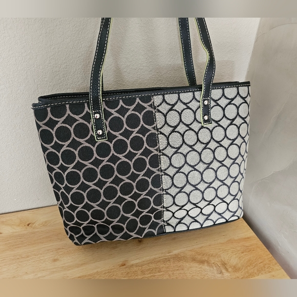 Nine West Tote w/Zipper Pouch - Picture 6 of 7